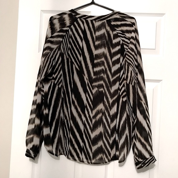 Calvin Klein Animal Print Blouse - Picture 5 of 6